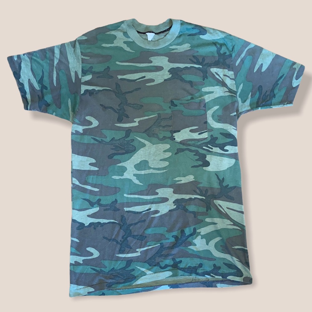 Camo t-shirt with front pocket
